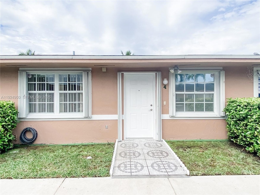 3810 SW 108th Ave unit 4, Miami, FL 33165 - photo 1