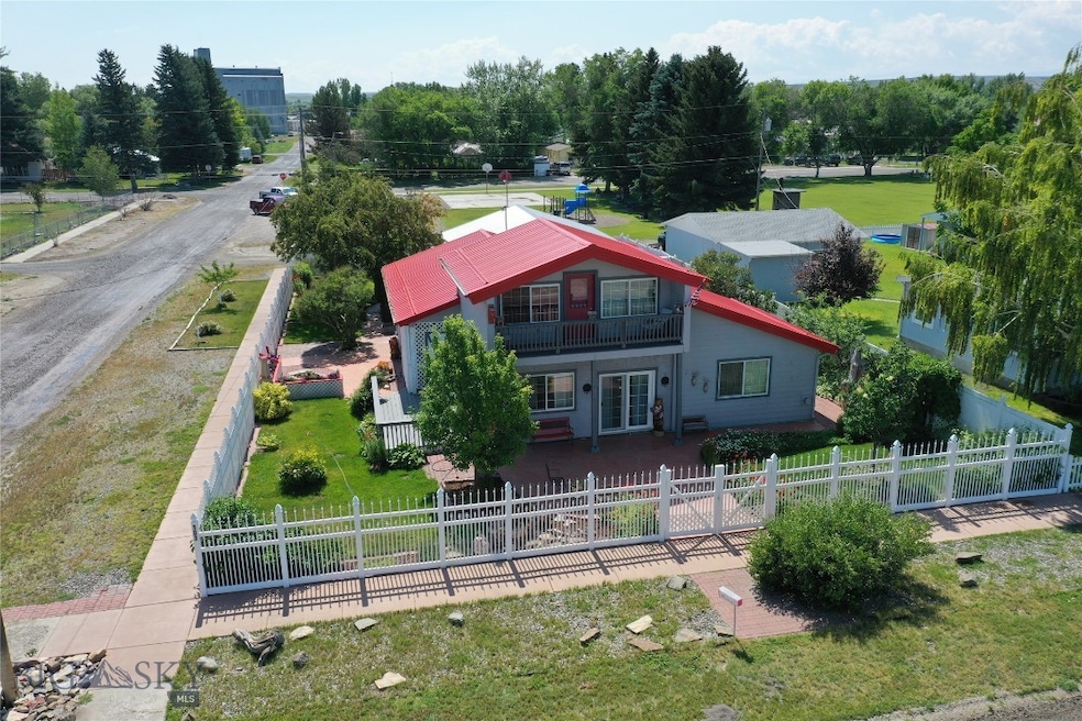 103 W Jefferson St, Three Forks, MT 59752 - photo 1