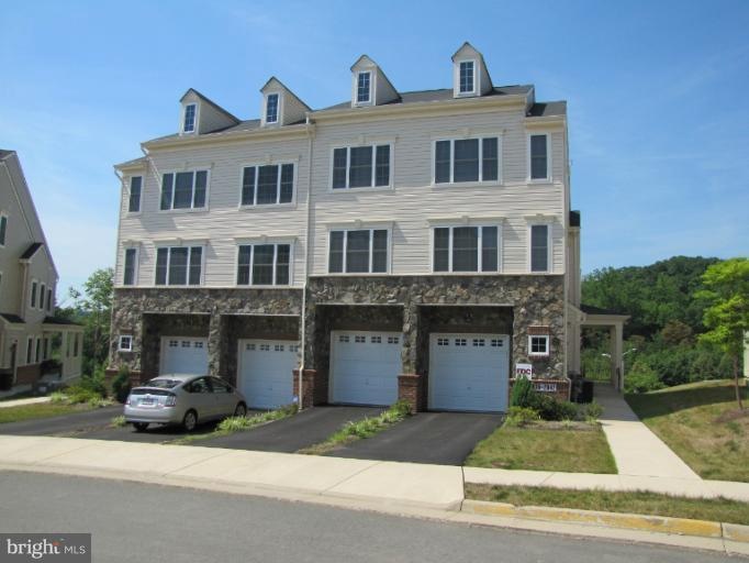 2838 Chinkapin Oak Ln unit 211, Woodbridge, VA 22191 - photo 1