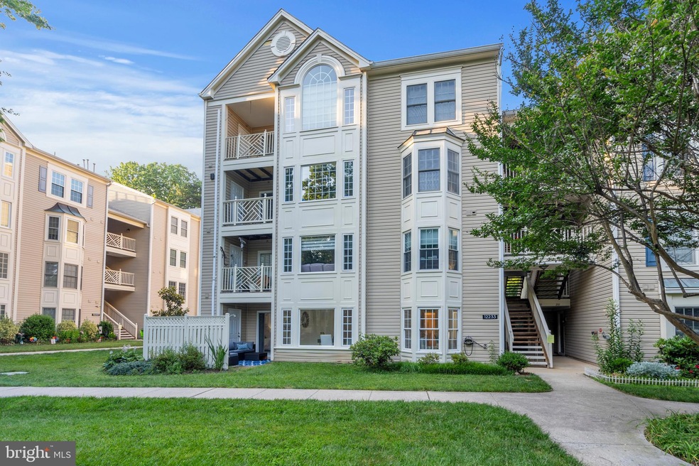 12233 Fairfield House Dr unit 200B, Fairfax, VA 22033 - photo 1