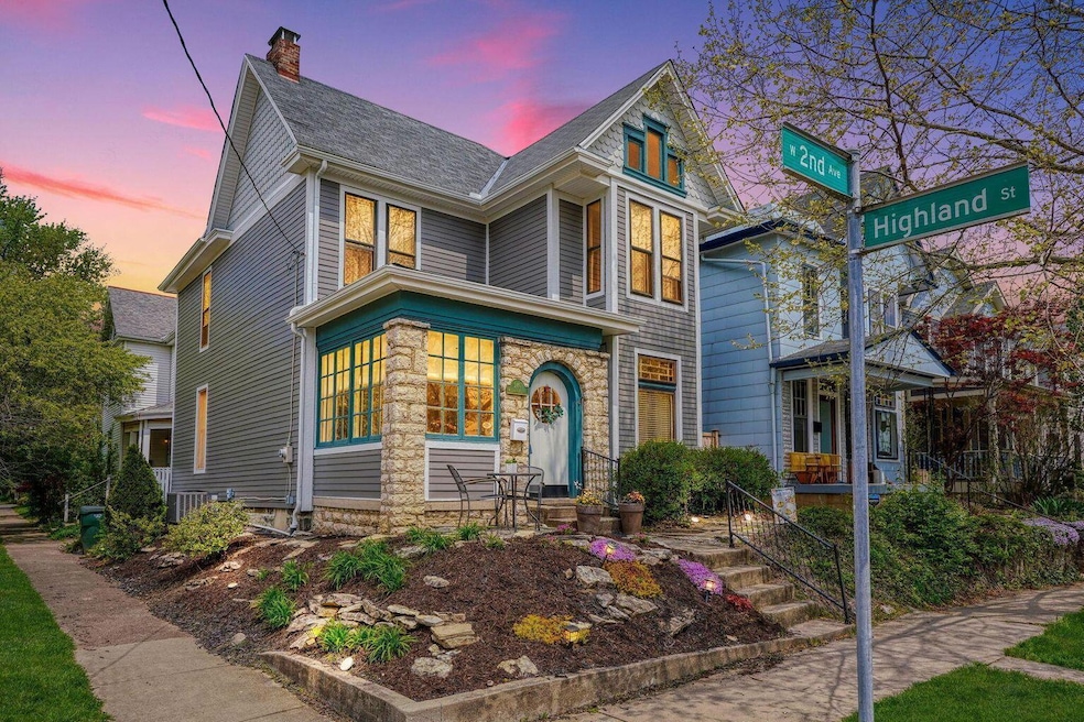 240 W 2nd Front