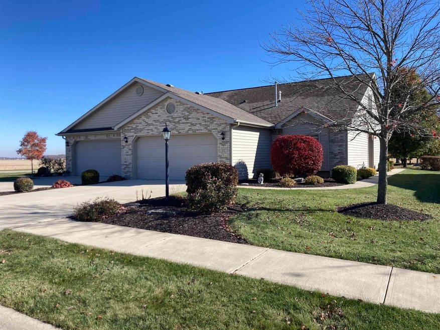 912 Heatherwood Ln, Ossian, IN 46777 - photo 1