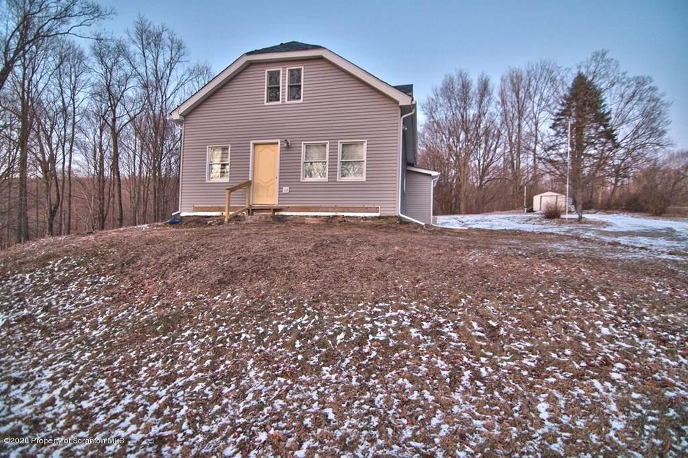 207 Arnolds Rd, Jermyn, PA 18433 - photo 1