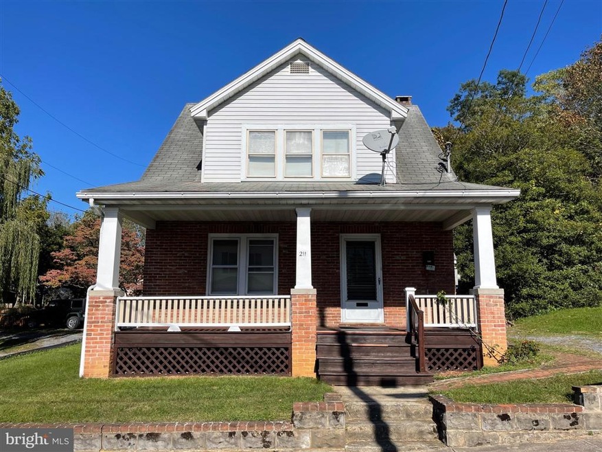 211 E North St unit FRONT, Waynesboro, PA 17268 - photo 1