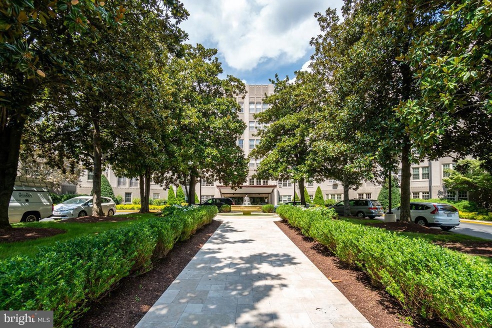 Woodley Park Towers unit 428, Washington, DC 20008 - photo 1