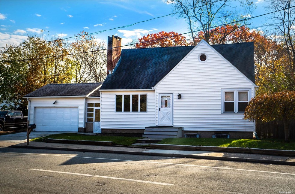 5370 Expressway Dr S, Holtsville, NY 11742 - photo 1