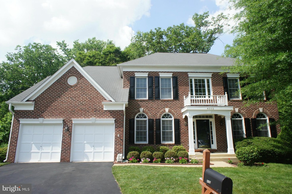 4302 Hollowstone Ct, Chantilly, VA 20151 - photo 1