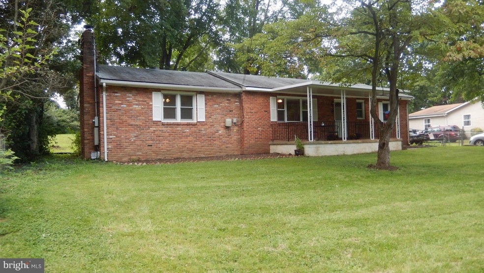 8004 Mclean St, Manassas, VA 20111 - photo 1
