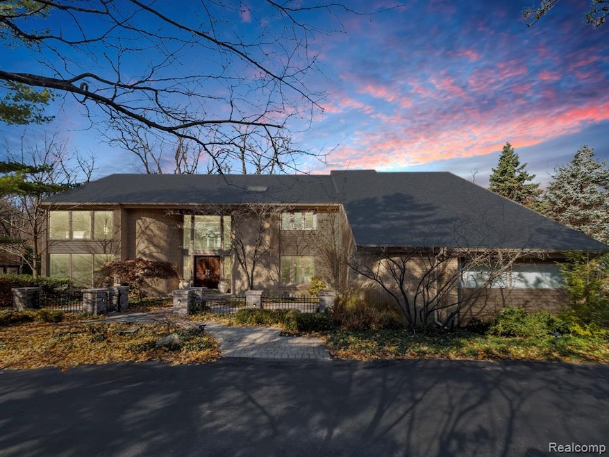 4664 Kiftsgate Bend, Bloomfield Hills, MI 48302 - photo 1