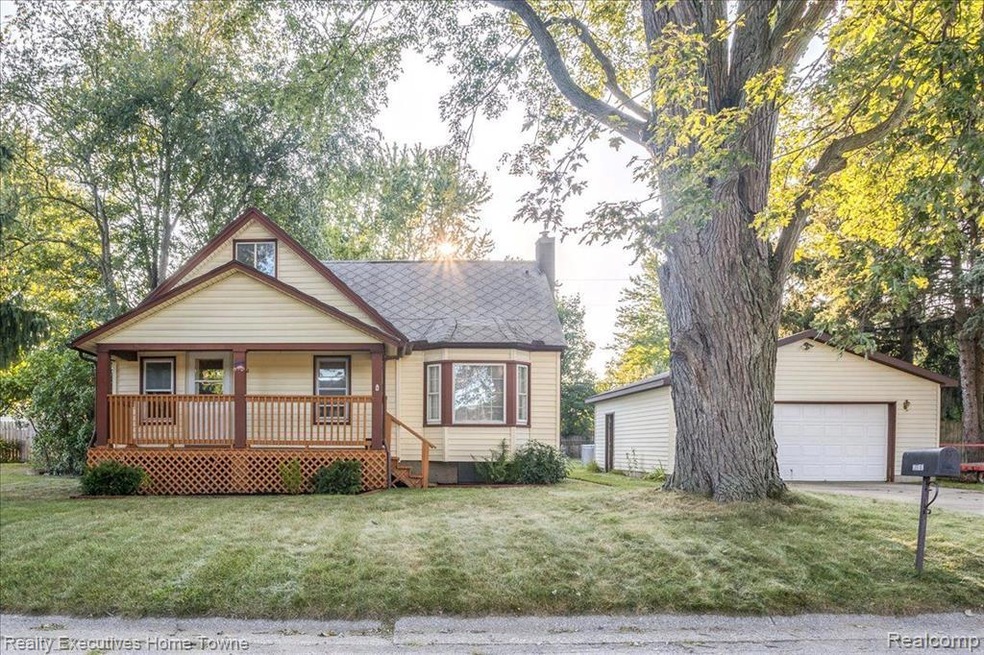 2817 18th Ave, Port Huron, MI 48060 - photo 1