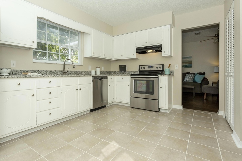 001_Kitchen