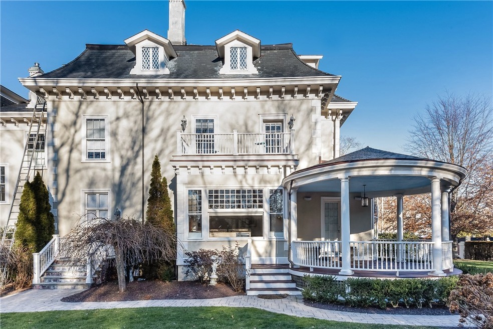 44 Catherine Street #1, part of the Cloverleigh pr
