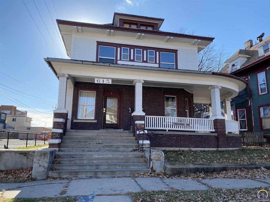 615 SW 9th St, Topeka, KS 66612 - photo 1
