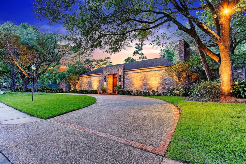 10214 Briar Dr, Houston, TX 77042 - photo 1