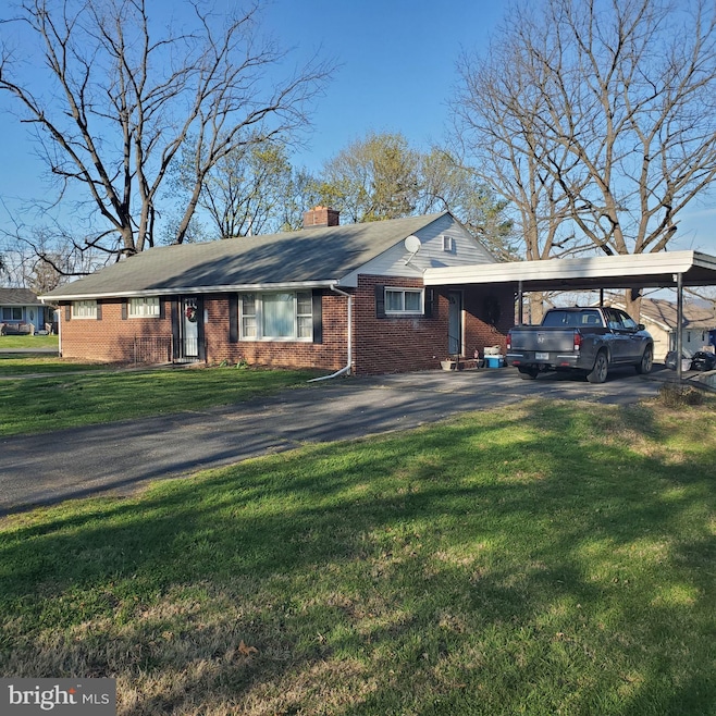 1715 Scranton Ave, Front Royal, VA 22630 - photo 1