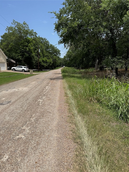 View of dirt / gravel road