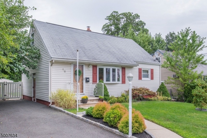 18 Glen Oaks Ct, Clifton, NJ 07012 - photo 1