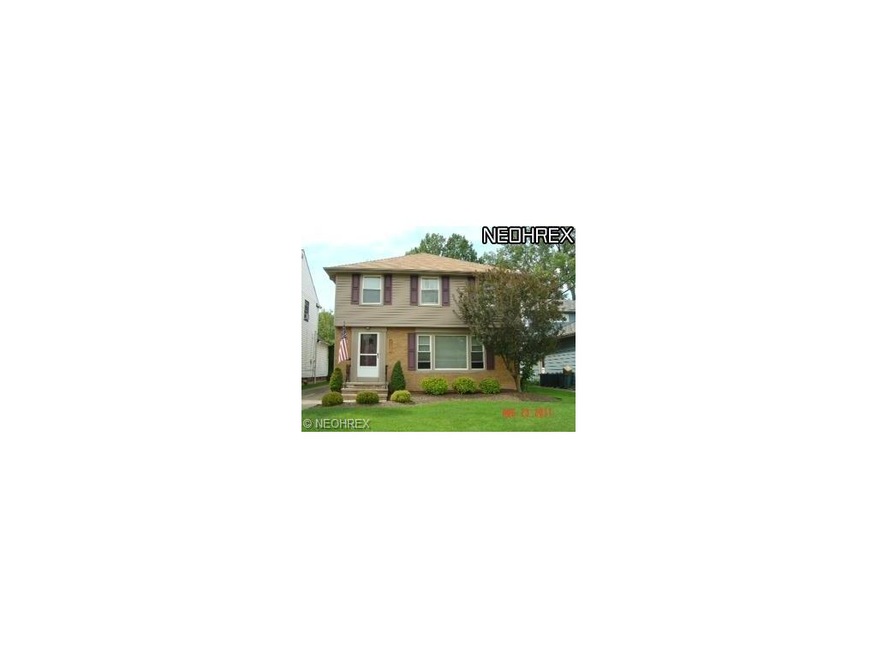 Pristine colonial on pretty street! Close to shopp