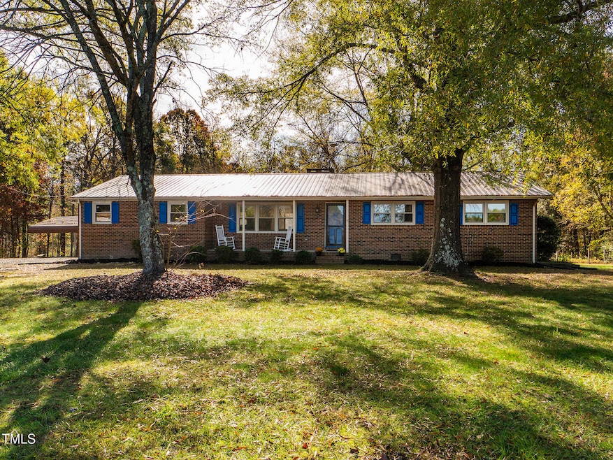 01 1710_TomStevensRd Front1