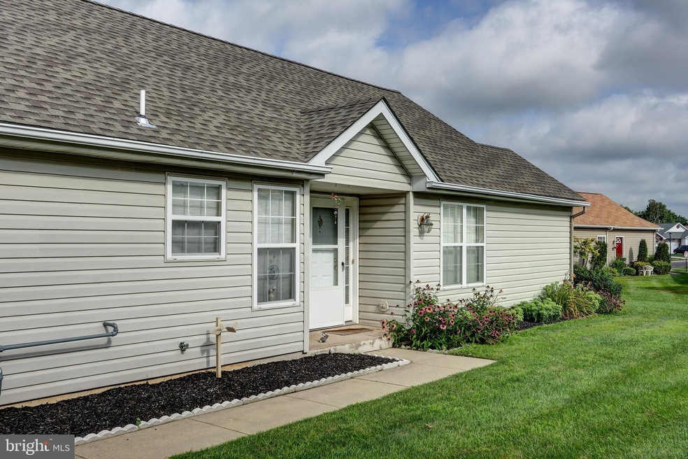 36 Palmer Square unit 29, Beverly, NJ 08010 - photo 1