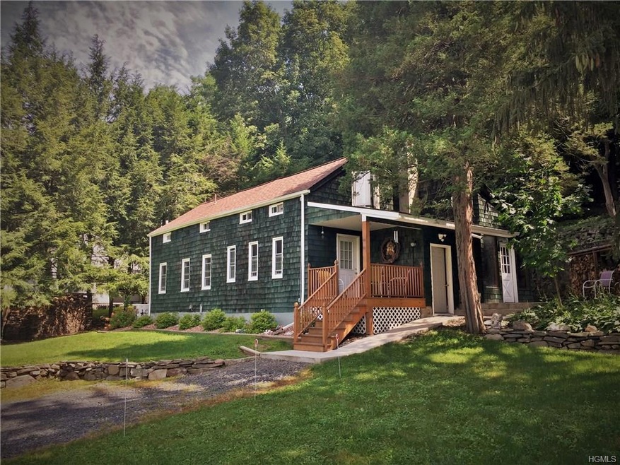 1076 Plains Rd, Wallkill, NY 12589 - photo 1