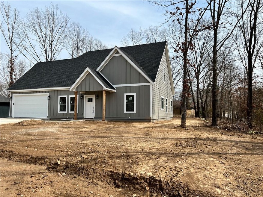 2 Derrill Ln, Bella Vista, AR 72715 - photo 1