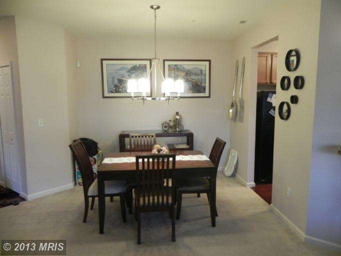 5305 Wyndholme Cir unit 102, Baltimore, MD 21229 - photo 1