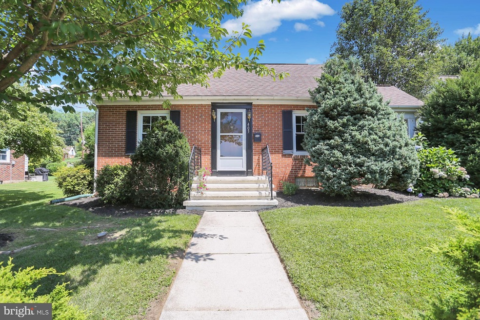 405 N Waverly St, Reading, PA 19607 - photo 1