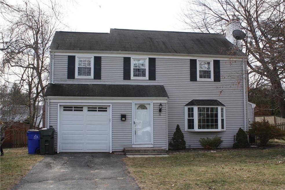 This 1587 sq ft 3 B/R Colonial with gas heat and C