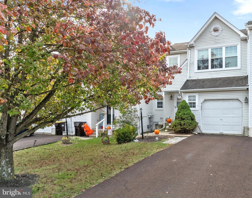 Under Contract $385,000 • Co-Listing Agent