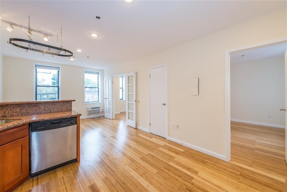 108 Waldo Ave unit 3D, Jersey City, NJ 07306 - photo 1