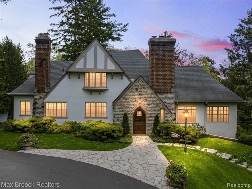 343 Doningham Ln-1.jpg