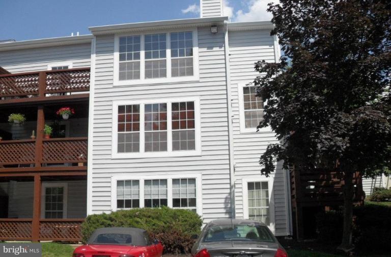 10044 Oakton Terrace Rd unit 10044, Oakton, VA 22124 - photo 1