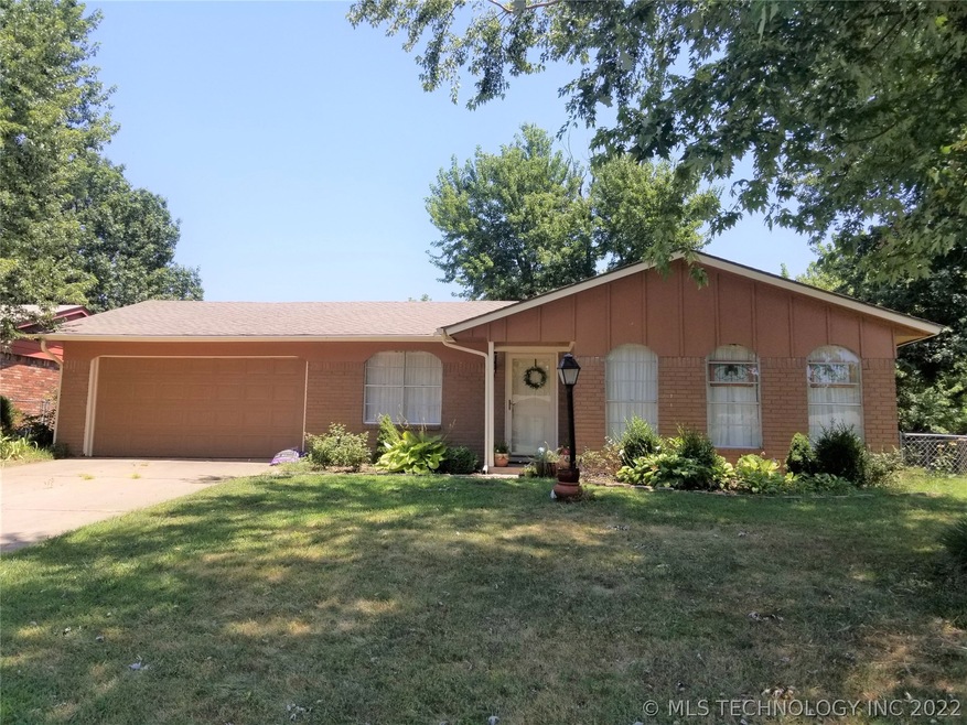 401 S Gum Ave, Broken Arrow, OK 74012 - photo 1