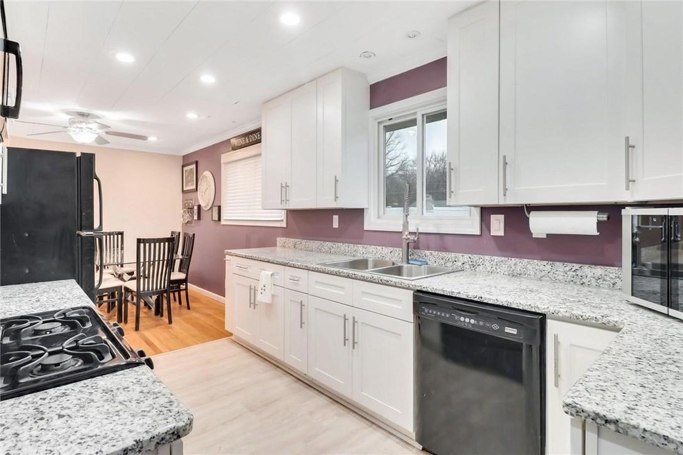 39 Sunrise Dr, Middletown, NY 10940 - photo 1