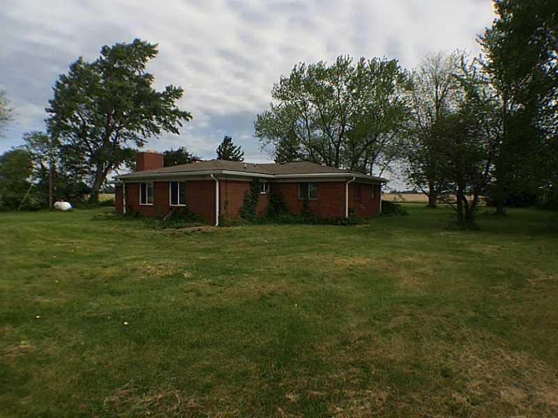 9275 E 400 N, Whitestown, IN 46075 - photo 1