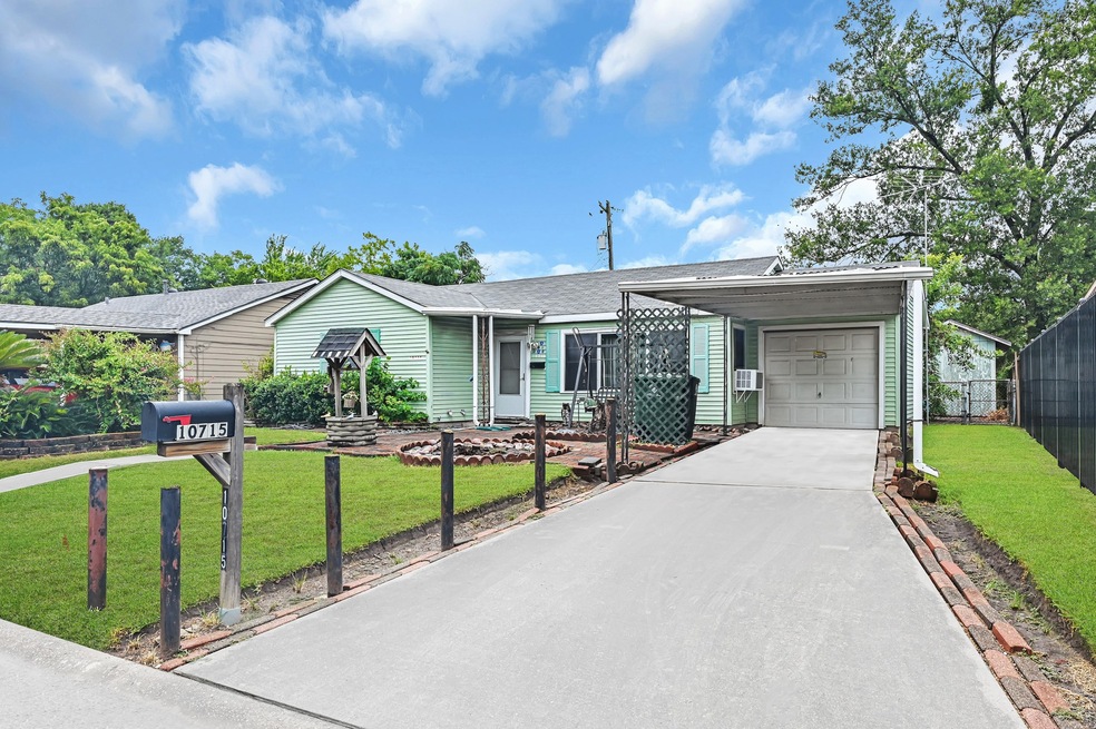 10715 Royal Pine Dr, Houston, TX 77093 - photo 1