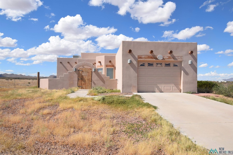 1617 W Adobe Ln, Columbus, NM 88029 - photo 1