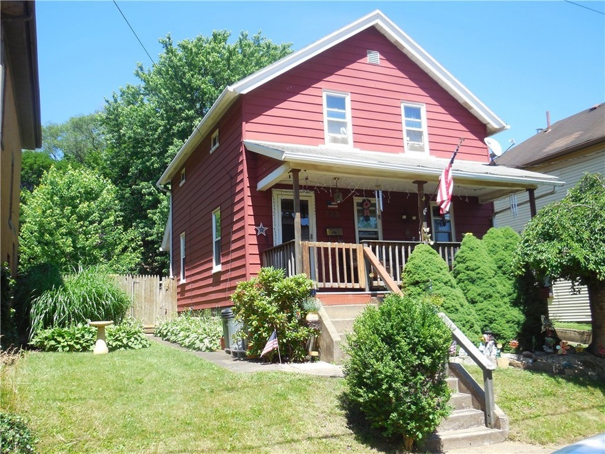 725 Penn Ave, Midland, PA 15059 - photo 1