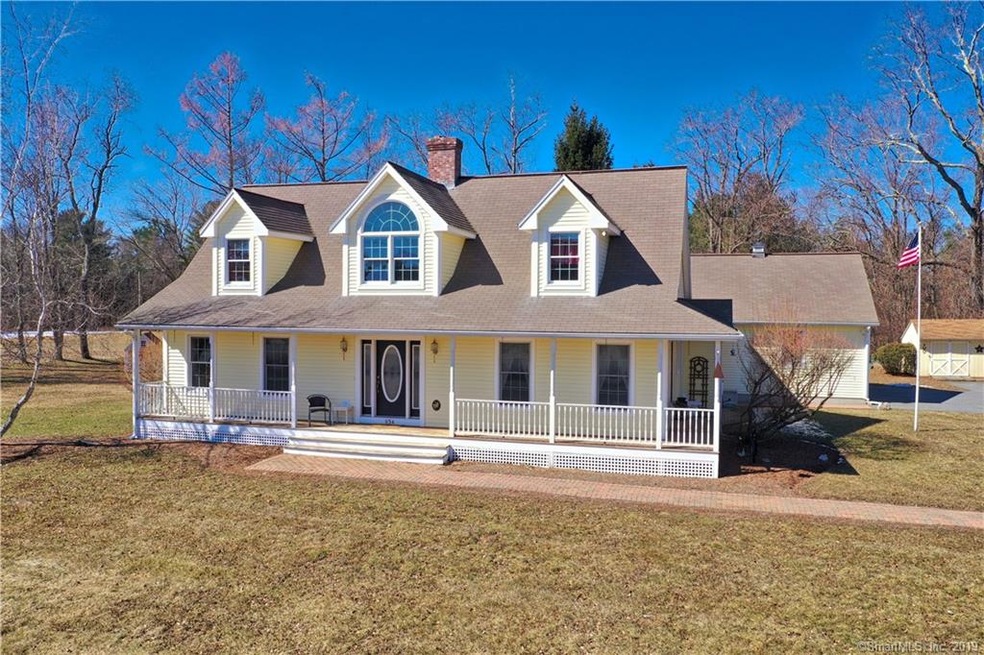 654 Fabyan Rd, North Grosvenordale, CT 06255 - photo 1