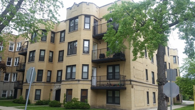 6503 N Mozart St unit 4, Chicago, IL 60645 - photo 1