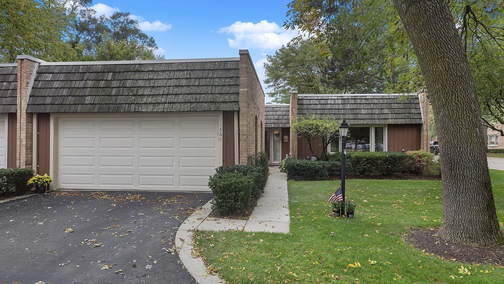 1861 Somerset Ln unit 11, Northbrook, IL 60062 - photo 1