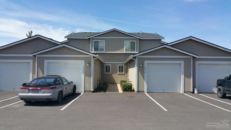 2432 SW 23rd St, Redmond, OR 97756 - photo 1