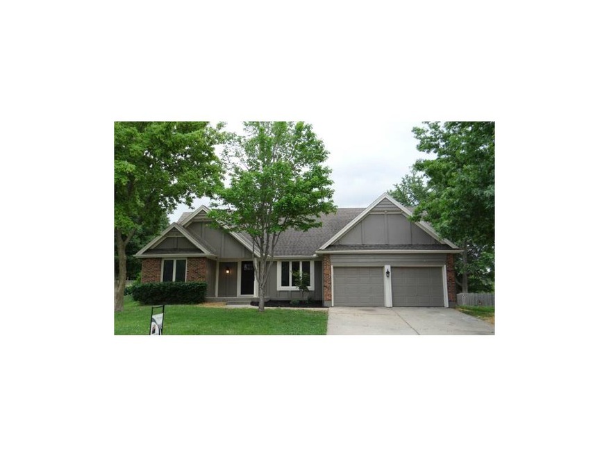 Great curb appeal and HUGE Lot!