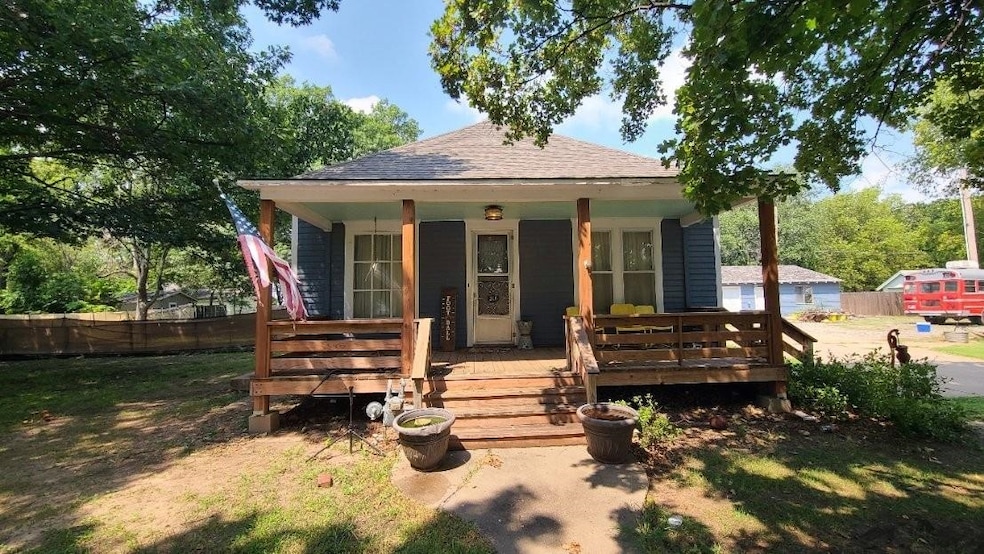 For Sale $220,000 • Co-Listing Agent