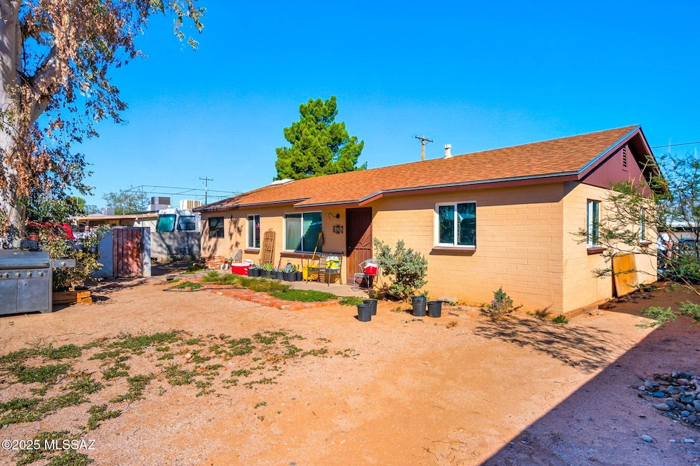 6131 E 28th St, Tucson, AZ 85711 - photo 1