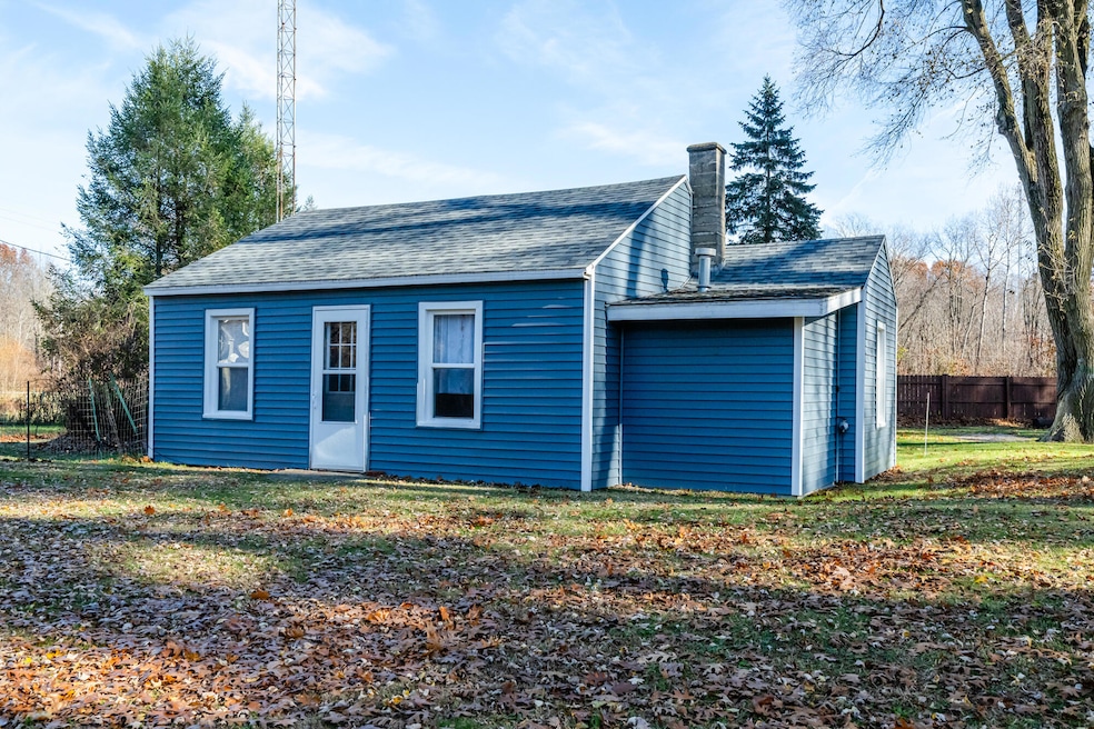 82078 North Ct, Coloma, MI 49038 - photo 1