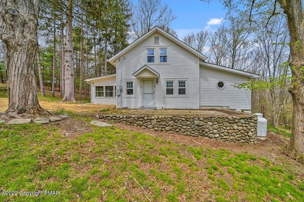 134 Hawthorne Dr, Dingmans Ferry, PA 18328 - photo 1