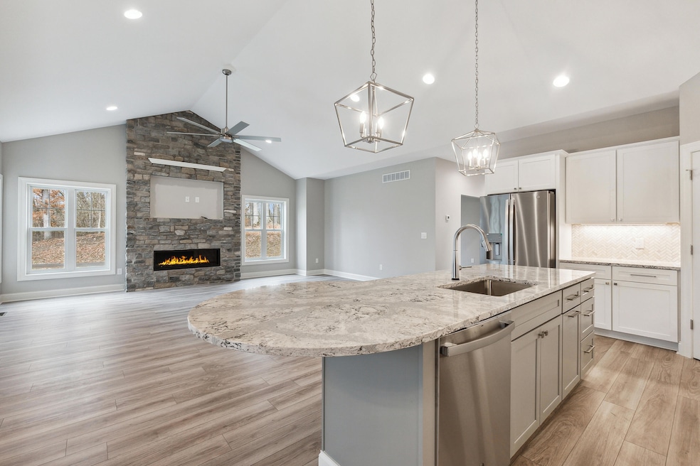 03-1140-Lochaven-Circle-10B-Hillsdale-MI