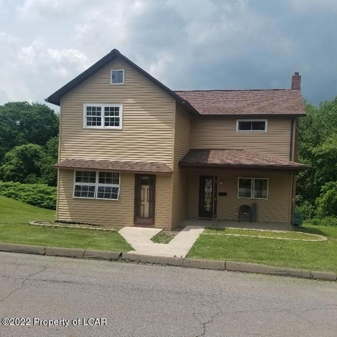 135 River St, Pittston, PA 18640 - photo 1